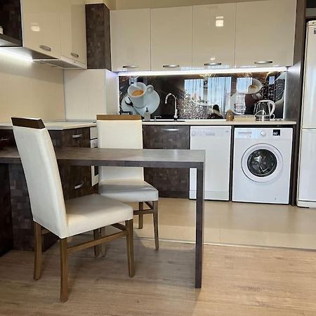 Cozy Apartment - Free Parking Plovdiv Buitenkant foto