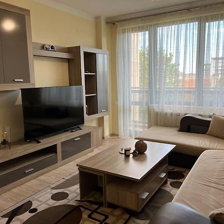 Cozy Apartment - Free Parking Plovdiv Buitenkant foto