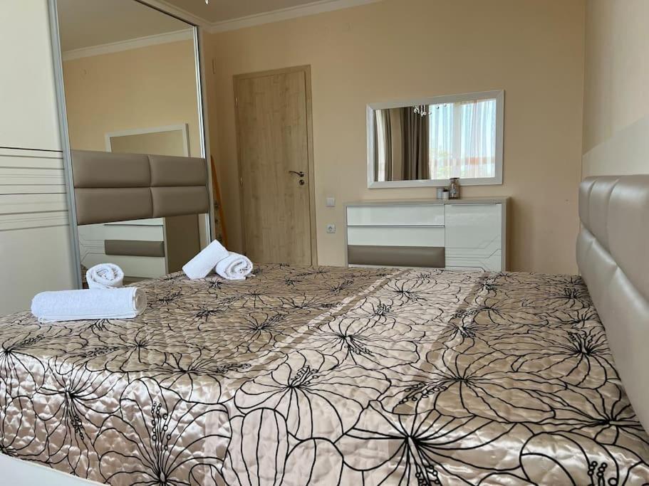 Cozy Apartment - Free Parking Plovdiv Buitenkant foto